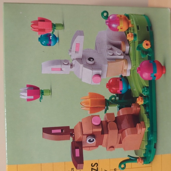 LEGO Easter Rabbits Display Set - Brand New - Picture 5 of 13